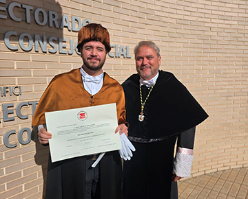 Foto Egresado de la Universidad de Sonora recibe Mención Cum Laude en España
