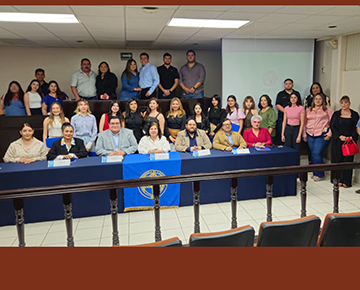 Foto Reciben constancias por culminar diplomado