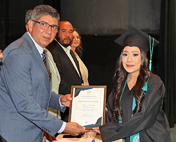 Foto Reciben cartas de pasante egresados del campus Nogales