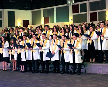 Foto Egresa XXII Generación de Licenciados en Medicina de la Universidad de Sonora