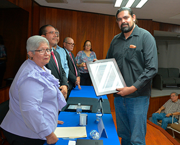 Foto Reconocen trayectoria y entrega del personal docente del Departamento de Matemáticas