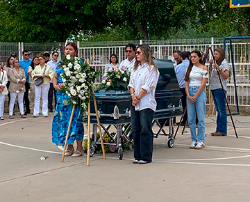 Foto Comunidad universitaria rinde emotivo homenaje y último adiós a Yeniseth Cortés Pacheco