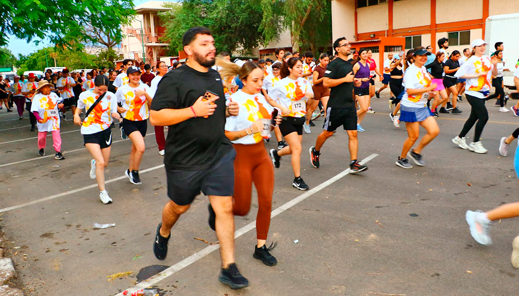 Foto Más de 500 corredores participan en la carrera por el 84 aniversario de la Unison
