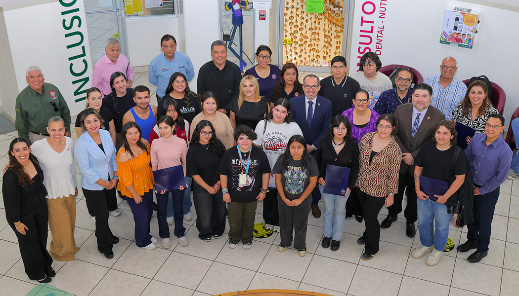 Foto Concluyen 34 estudiantes capacitación del programa Búho Emprende 2026